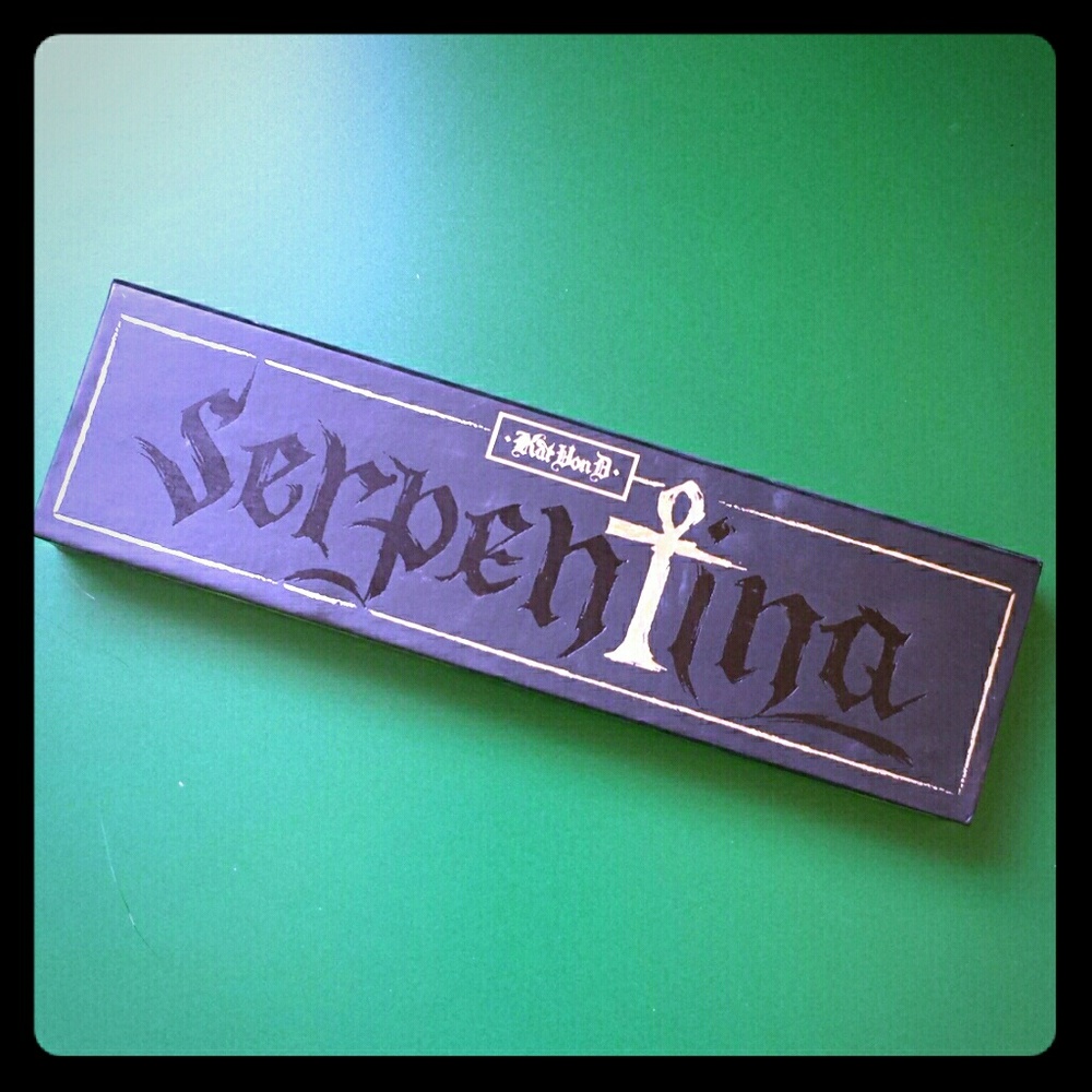 Limited Edition Kat Von D Serpentina Palette